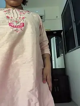 Stripchat Free Porn Cam of Mashuqqa_Forever