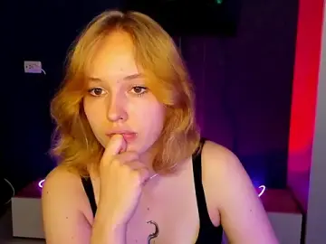 Stripchat Adult Video Chat of rikkitikkitavik