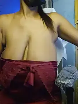 Stripchat Nude Webcam of Desi_Maya69