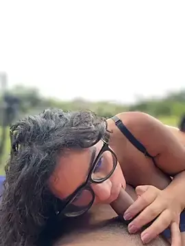 Stripchat Live Sex Cam of Simone_Miller