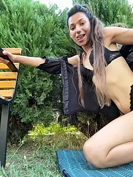 Stripchat Live Sex of -_MiaQueen_-