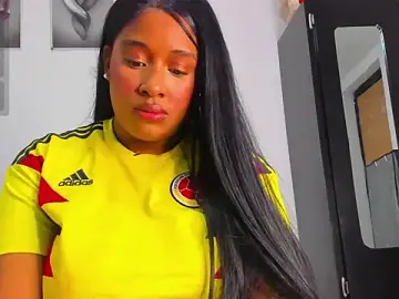 Stripchat Live Sex Cam of kriixtybrown