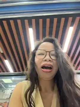 Stripchat Free Porn Cam of honghong_mother