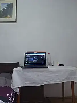 Stripchat Free Porn Cam of KarlyGray10