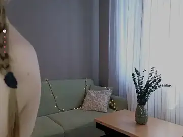 Stripchat Sex Cam of DivaCrystal_