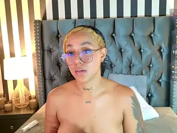 Stripchat Best Webcam of Kinsleybrown