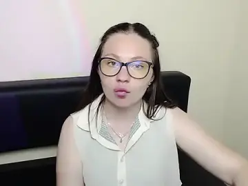 Stripchat Live Sex Cam of LiliaErmi