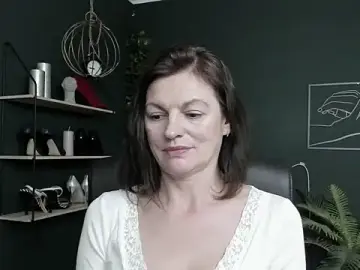 Stripchat Free Porn Cam of VivianWILD