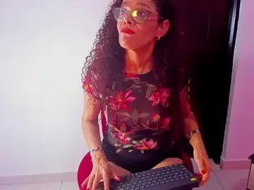 Stripchat Free Live Porn of kataleya_saenz1