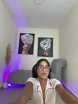 Stripchat Free Porn Cam of lizzakennedy
