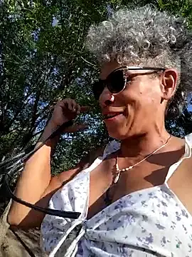 Stripchat Sex Cam of CeceilaMoon