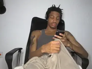 Stripchat Sex Cam of BlackBullTitus