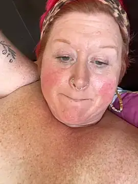 Stripchat Live Sex of BustyRedxx