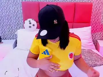 Stripchat Sex Cam of TianaGloww