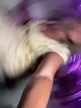 Stripchat Live Sex Cam of TrenaAnne