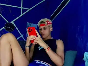 Stripchat Watch Live Sex Cams of Liamscott_