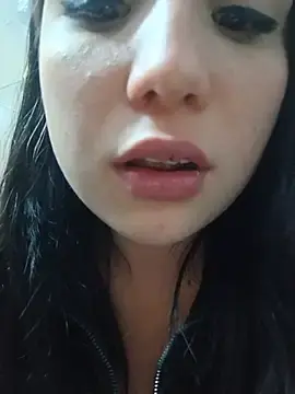 Stripchat Free Porn Cam of mileidy0106