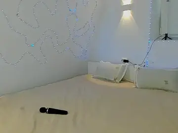 Stripchat Live Sex Cam of Raevella