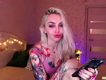 Stripchat Adult Webcams of LillyMoure_