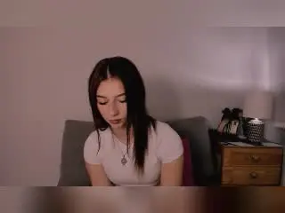 Xlovecam Live Sex Cam of MabelSpicy