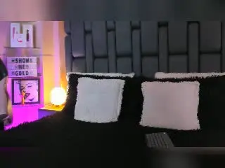 Xlovecam Live Sex Cam of ValeryHarllow