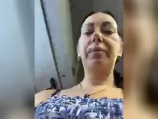 Xlovecam Free Porn Cam of MirandaHott69