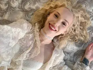 Xlovecam Free Live Porn of SheraSwayzer