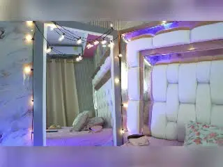 Xlovecam Live Sex Cam of SensualCamila