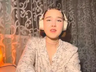 Xlovecam Free Porn Cam of GennieLanosa