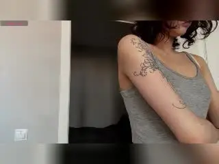 Xlovecam Live Sex Cam of ErynAttridge