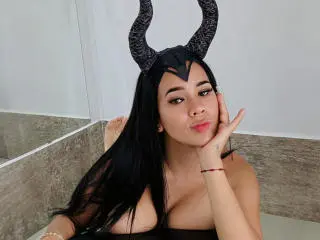 Xlovecam Free Live Porn of SolStephanny