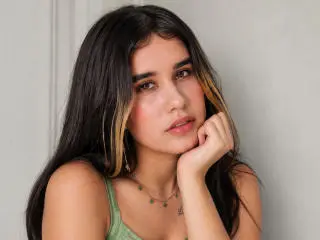 Xlovecam Live Porn of KatieDesirX