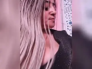 Xlovecam Free Porn Cam of AlessadraJoness